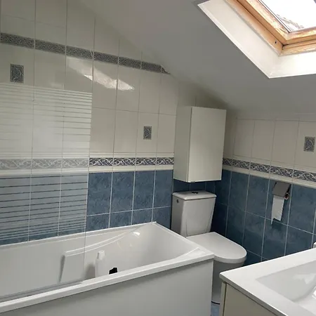 Maison Au Calme A L'oree Du Bois. Acces A13-a14 *